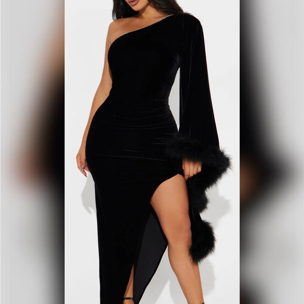 Fashion Nova Black One-Shoulder Dress with Fur Trim